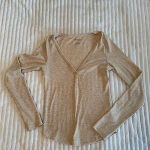 American Eagle Outfitters oatmeal V-Neck Blouse